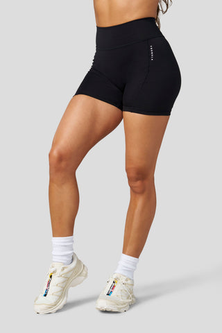 W161 - Elevate shorts 5" New Colors