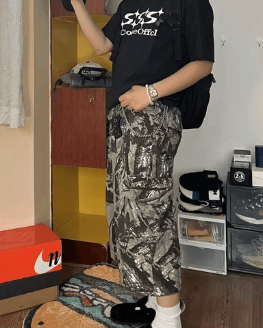 Camo Print Wide-Leg Cargo Shorts